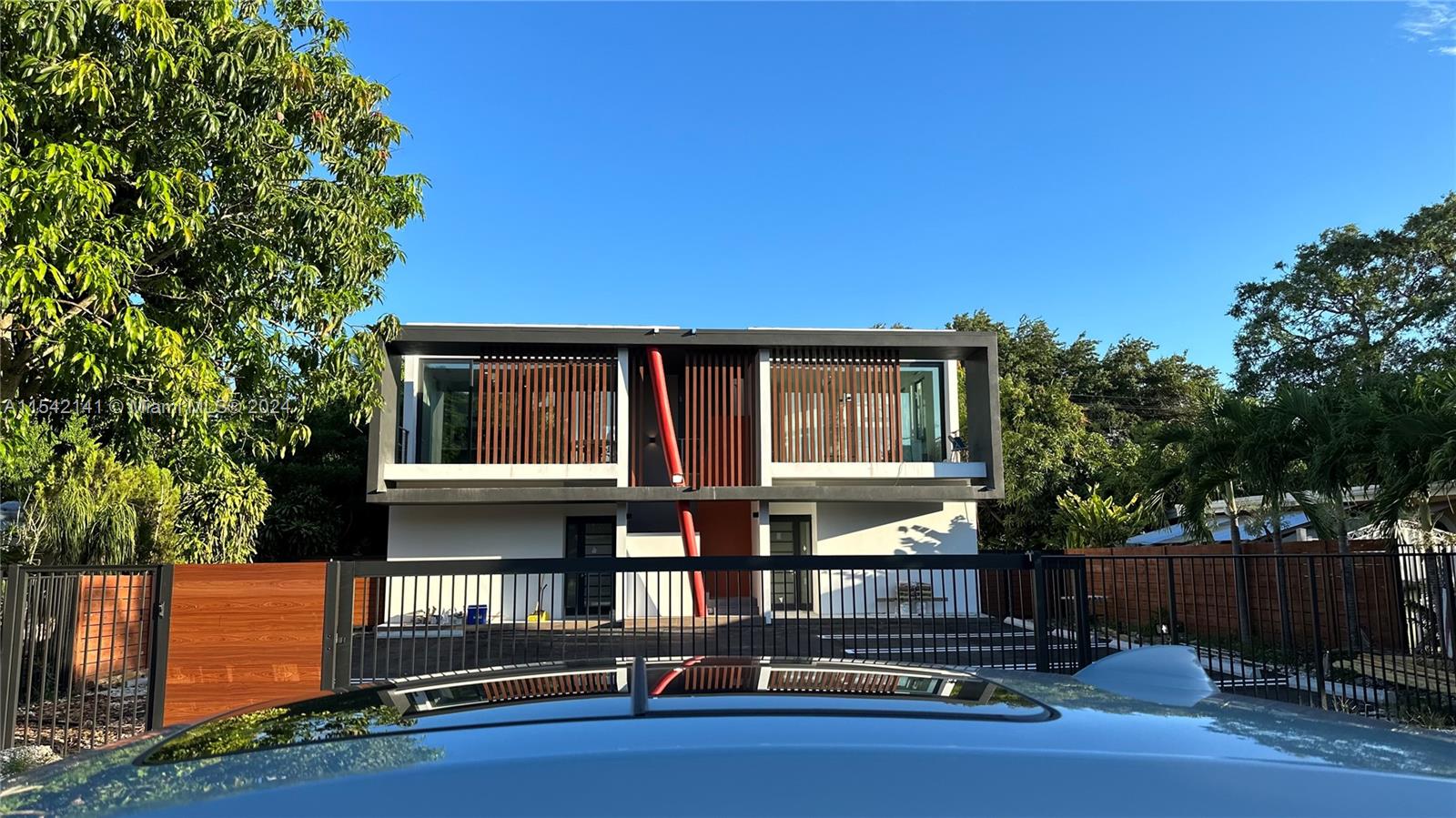 OAK RIDGE PARK - Residential Income