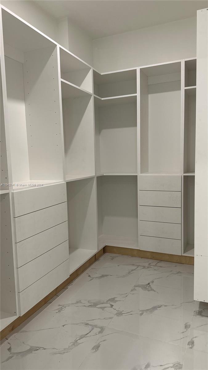 OAK RIDGE PARK - Residential Income