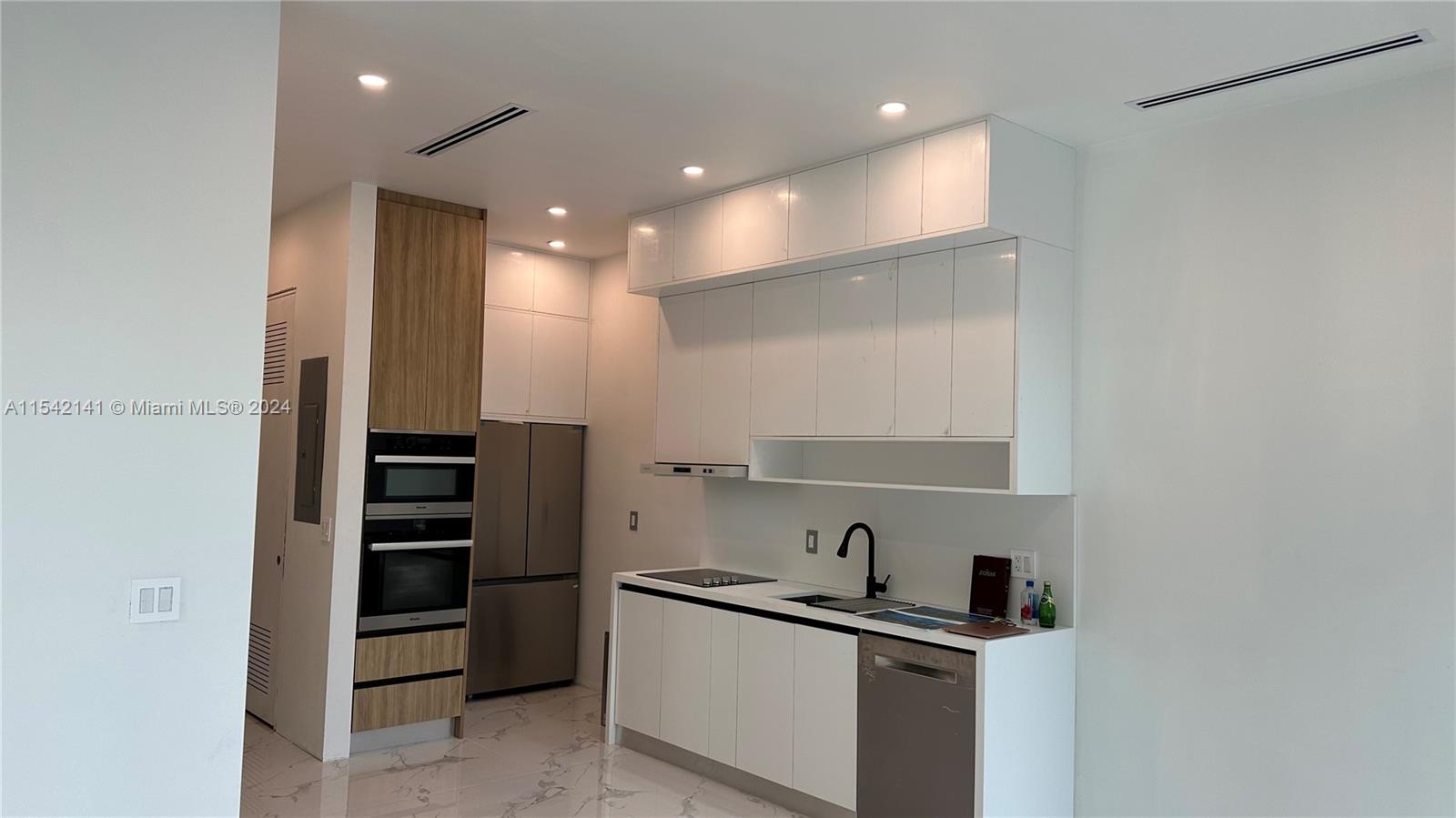 OAK RIDGE PARK - Residential Income