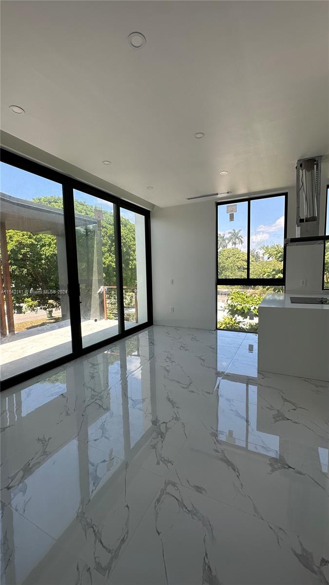 OAK RIDGE PARK - Residential Income