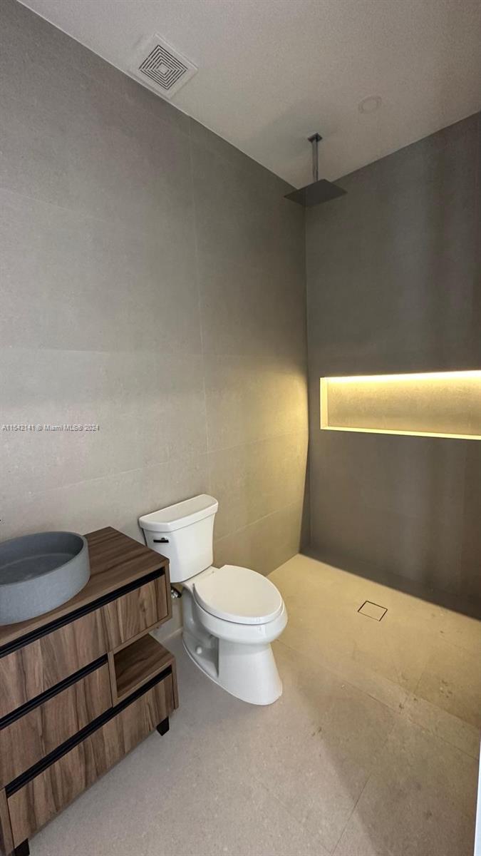 OAK RIDGE PARK - Residential Income