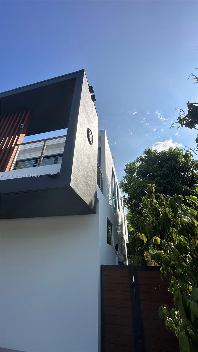 OAK RIDGE PARK - Residential Income