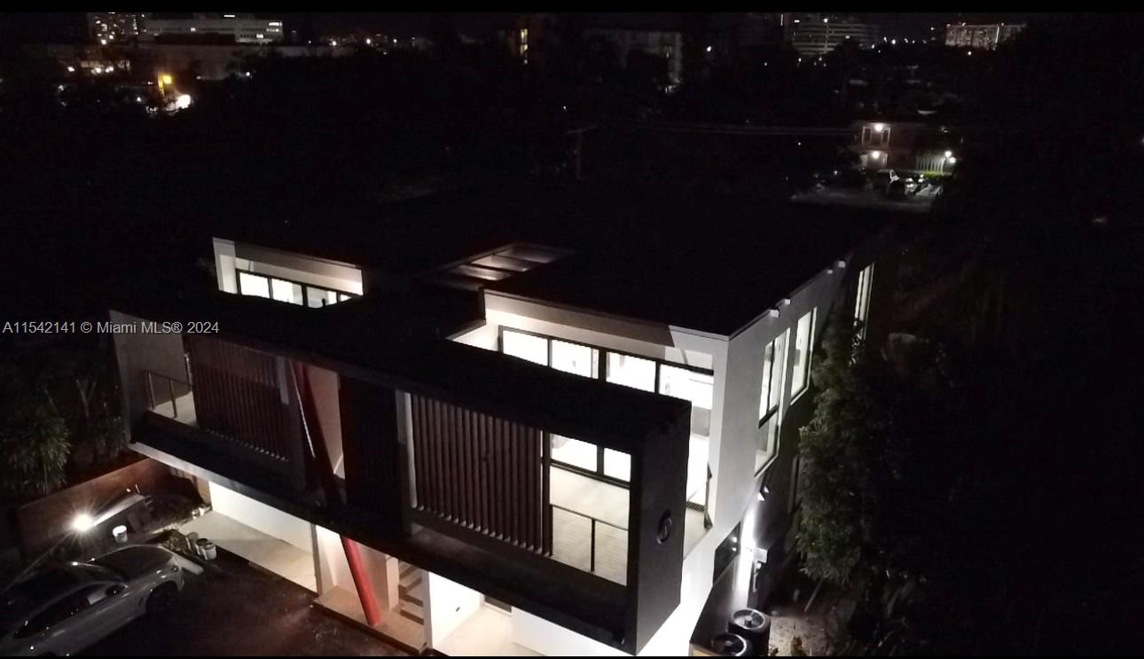 OAK RIDGE PARK - Residential Income