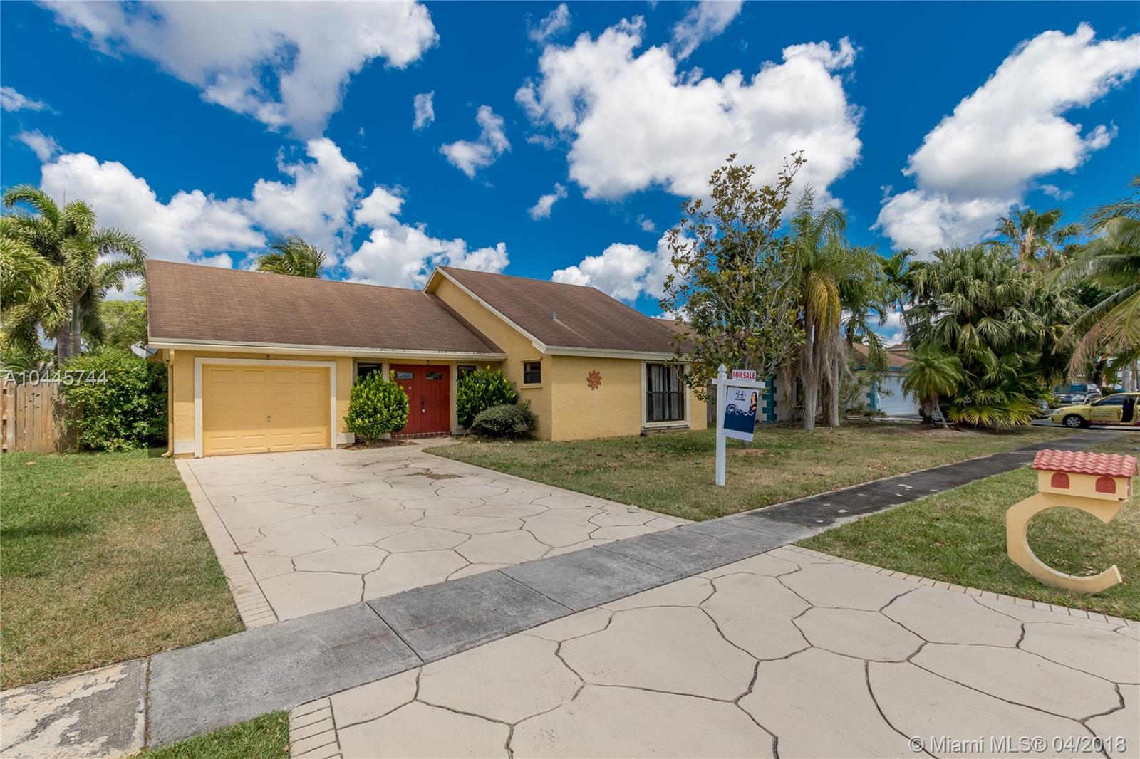 SUNRISE GOLF VILLAGE SEC - Residential