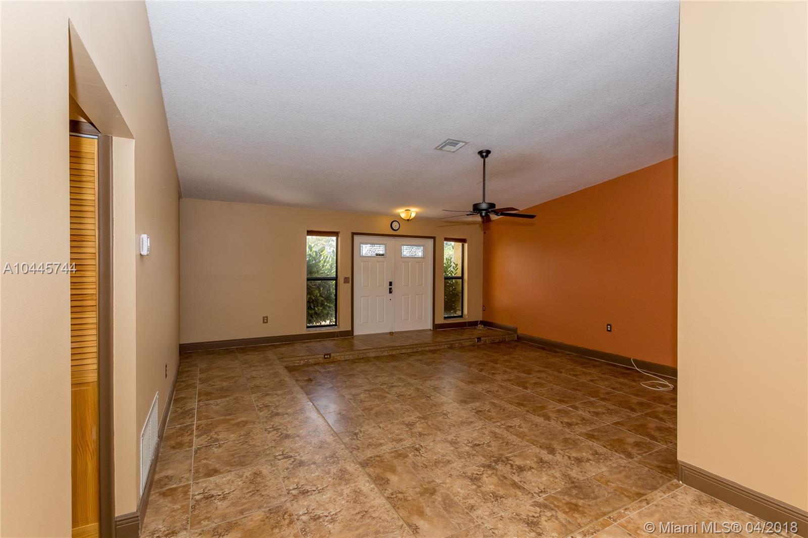 SUNRISE GOLF VILLAGE SEC - Residential