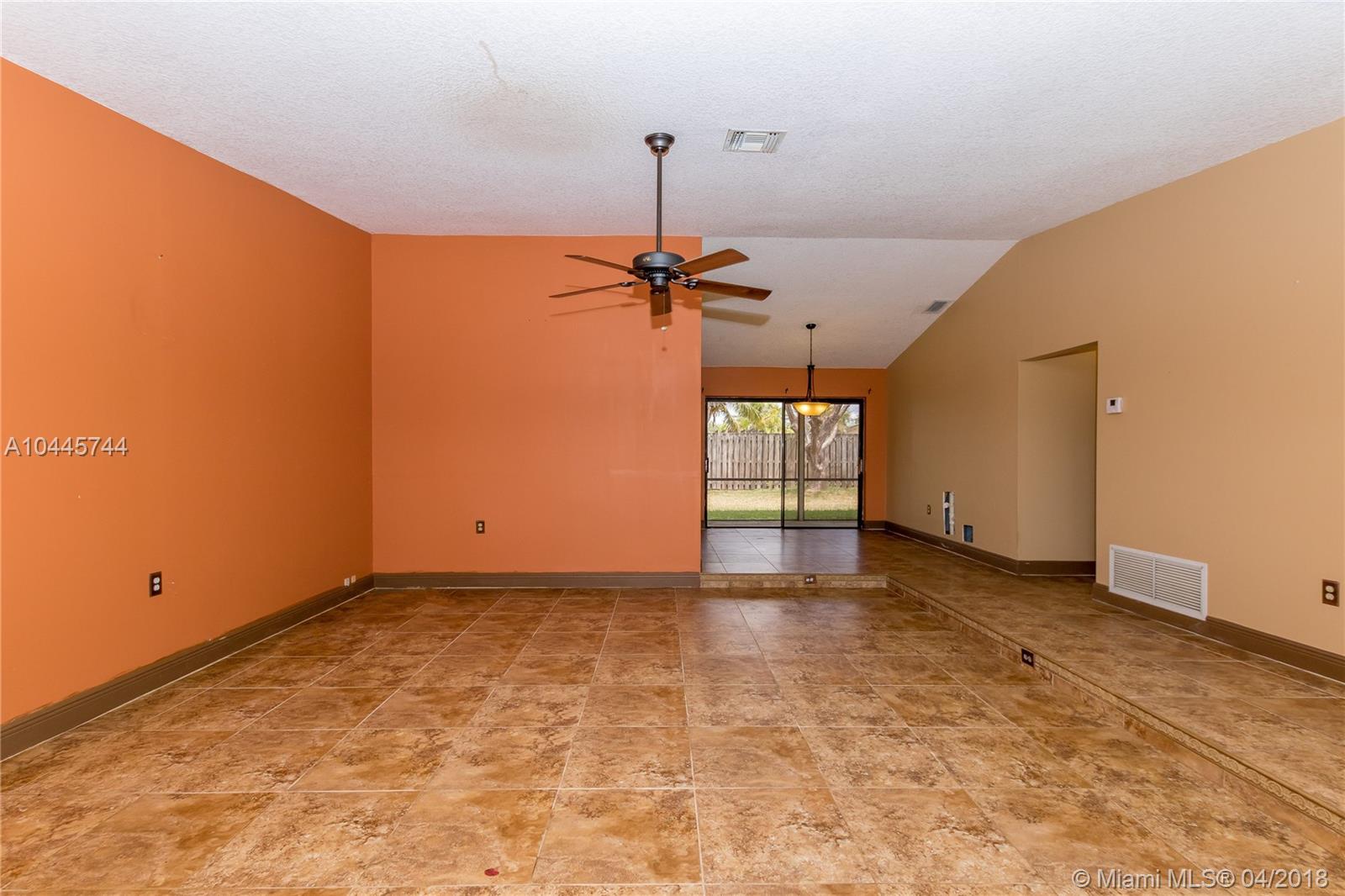 SUNRISE GOLF VILLAGE SEC - Residential