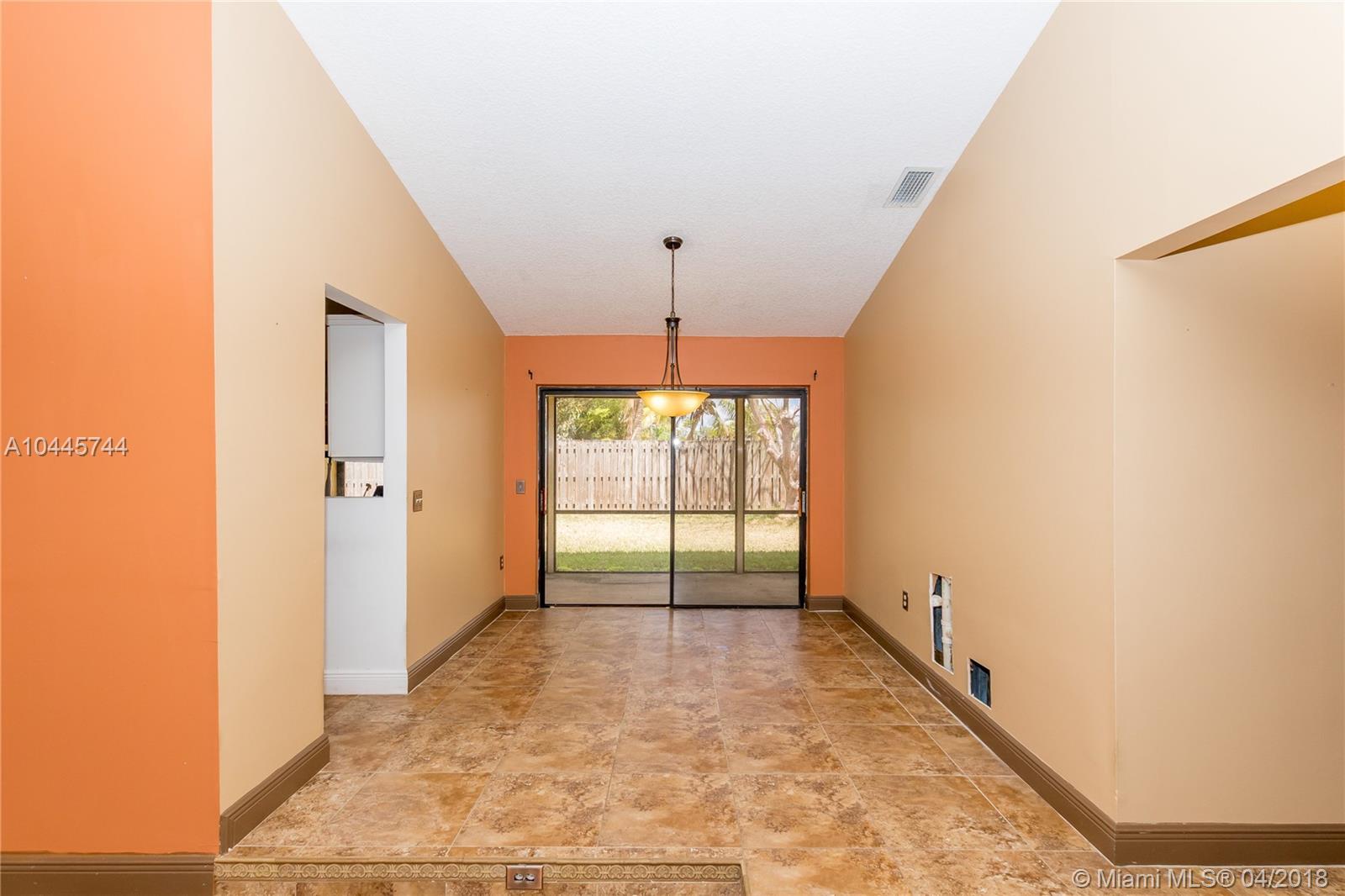 SUNRISE GOLF VILLAGE SEC - Residential