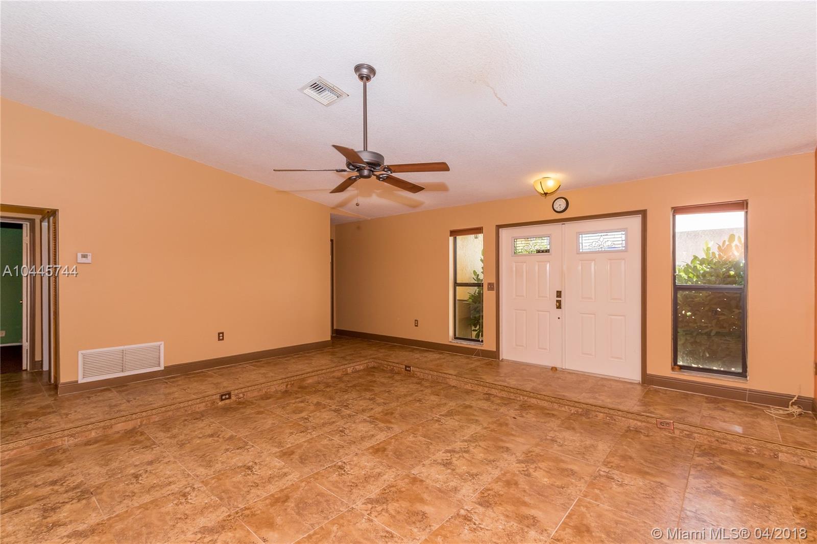 SUNRISE GOLF VILLAGE SEC - Residential