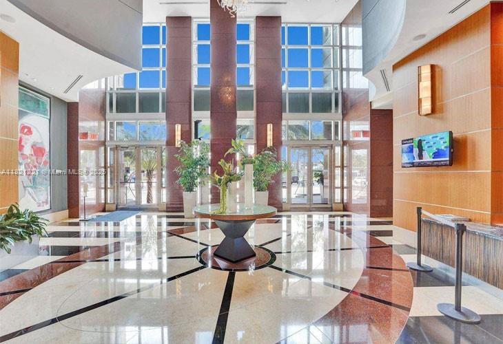 VIZCAYNE SOUTH CONDO - Residential Lease