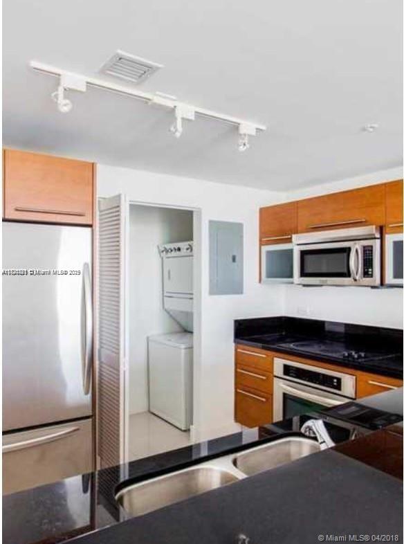 VIZCAYNE SOUTH CONDO - Residential Lease