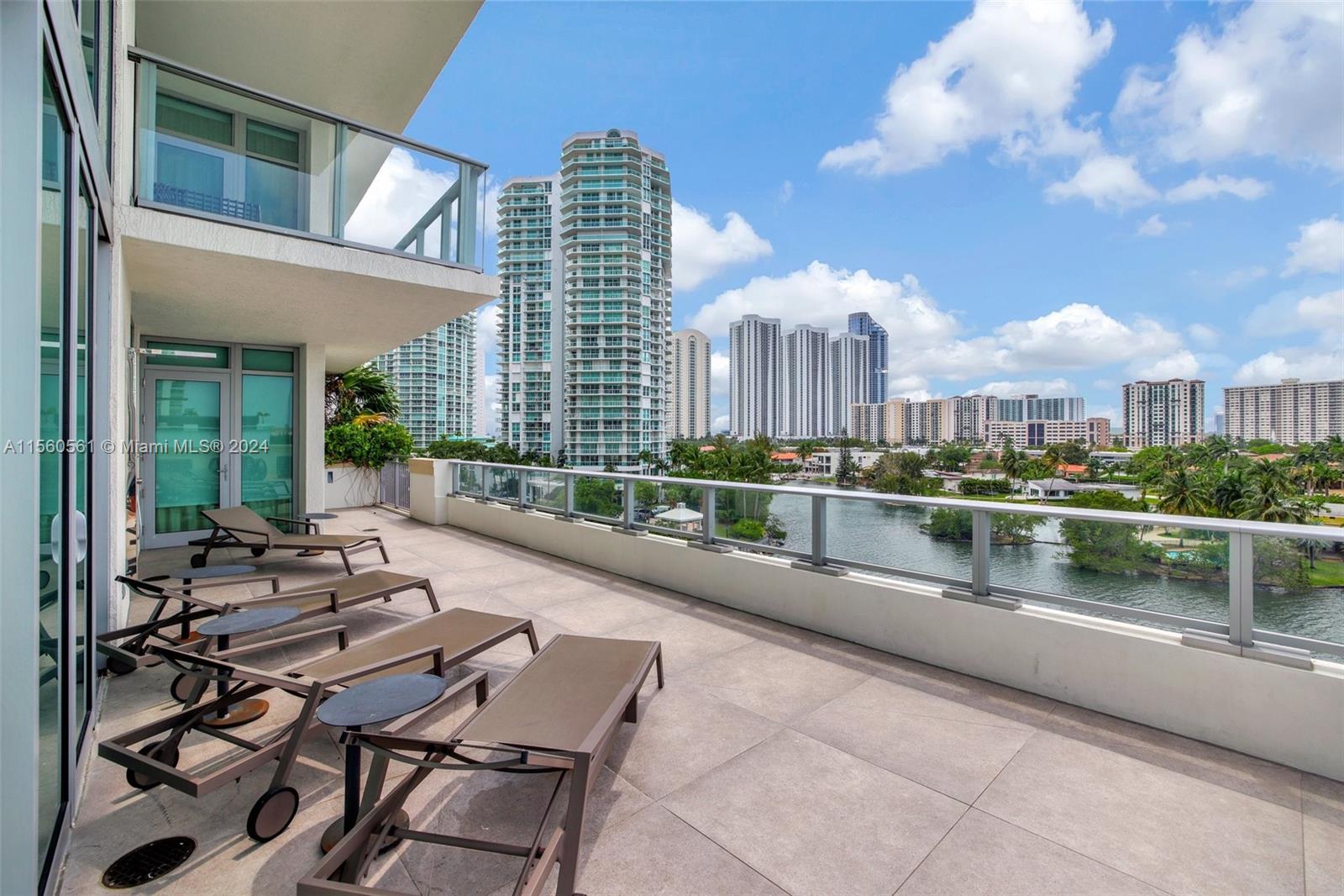 PARQUE TOWERS CONDO - Residential
