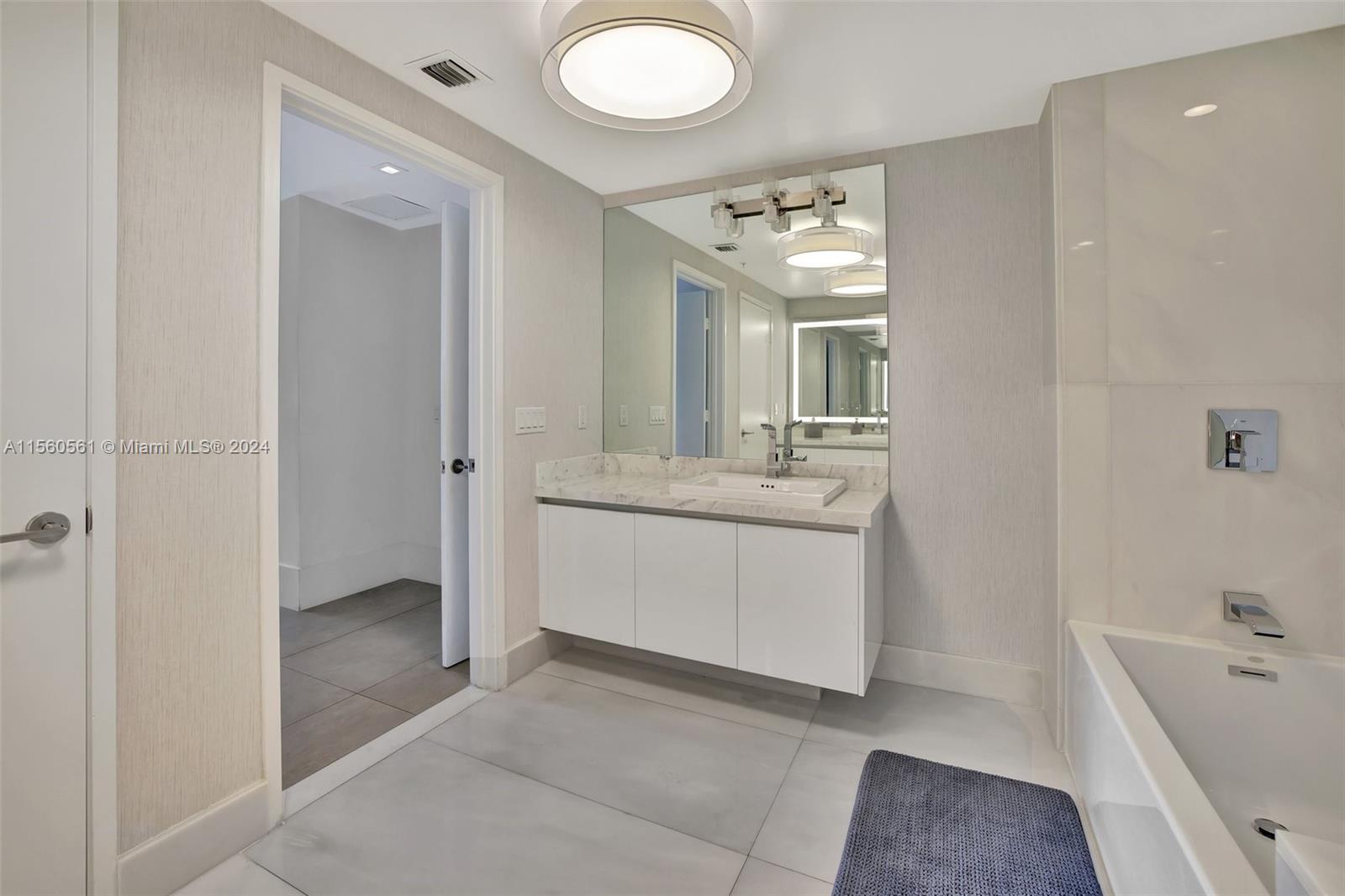 PARQUE TOWERS CONDO - Residential