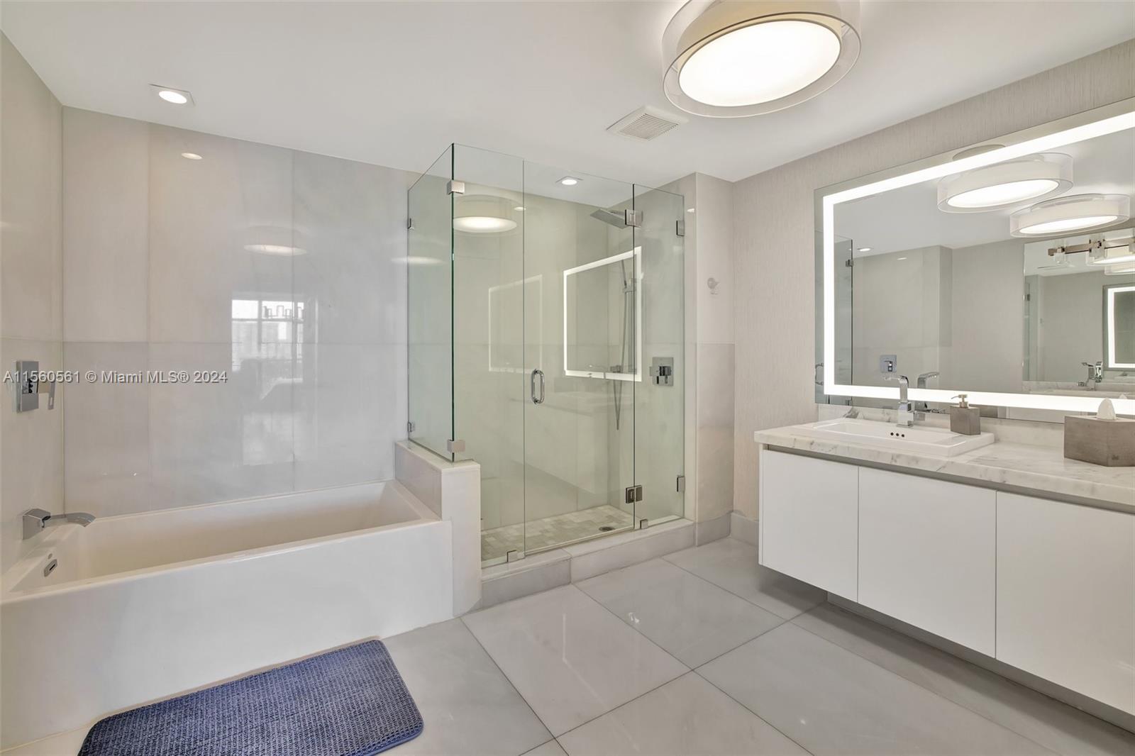 PARQUE TOWERS CONDO - Residential