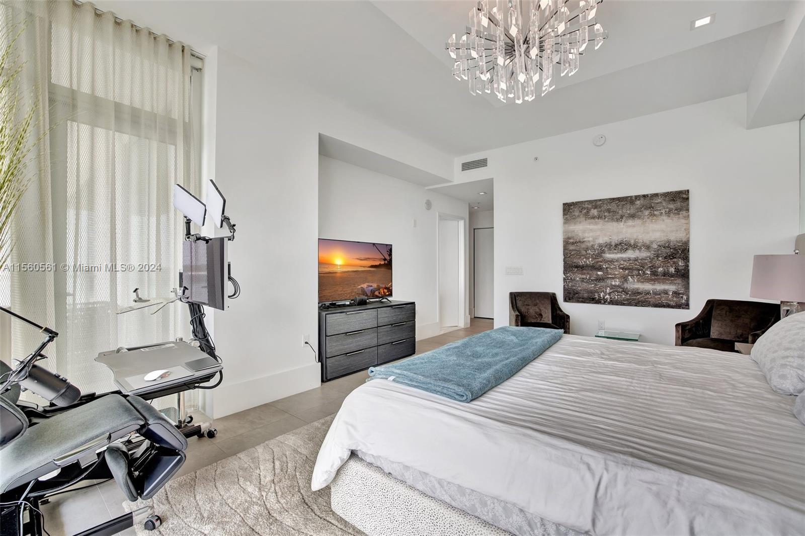PARQUE TOWERS CONDO - Residential