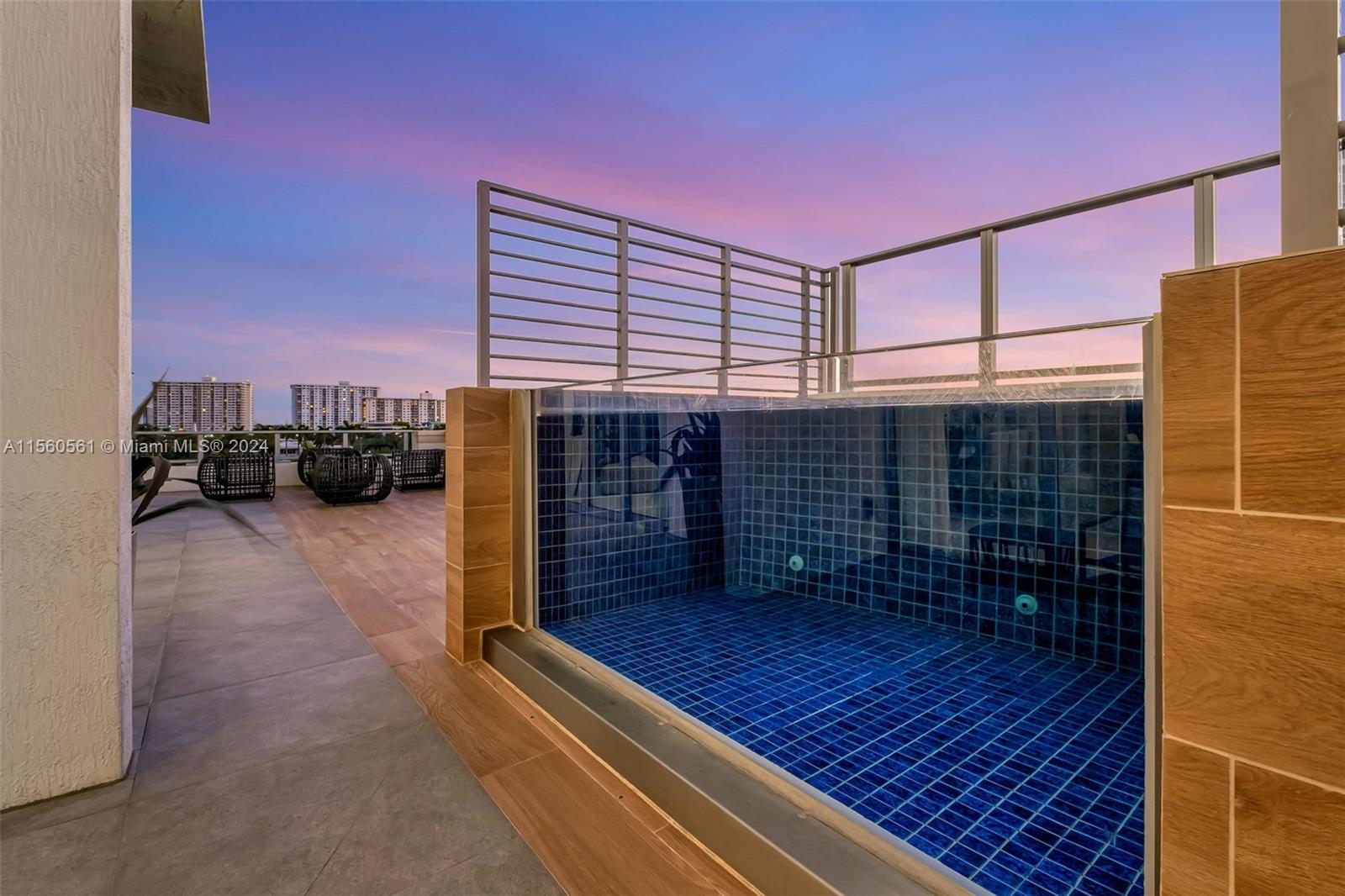 PARQUE TOWERS CONDO - Residential