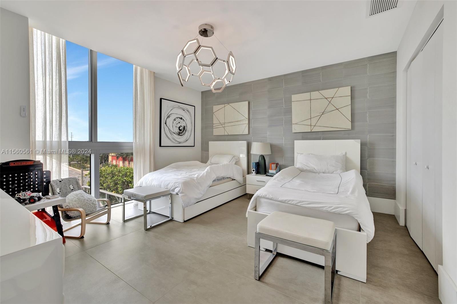 PARQUE TOWERS CONDO - Residential