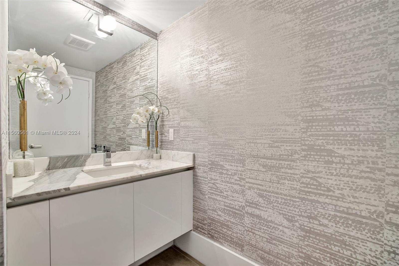 PARQUE TOWERS CONDO - Residential