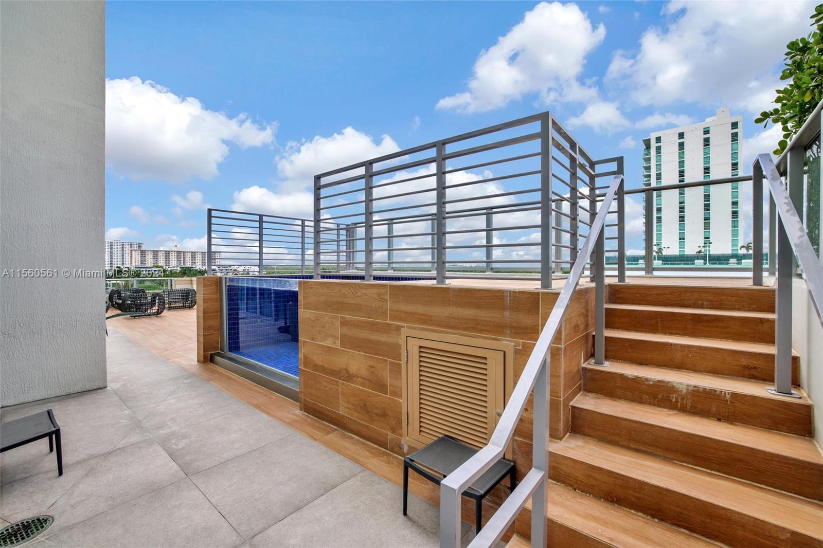 PARQUE TOWERS CONDO - Residential