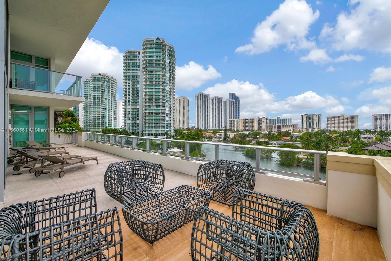 PARQUE TOWERS CONDO - Residential
