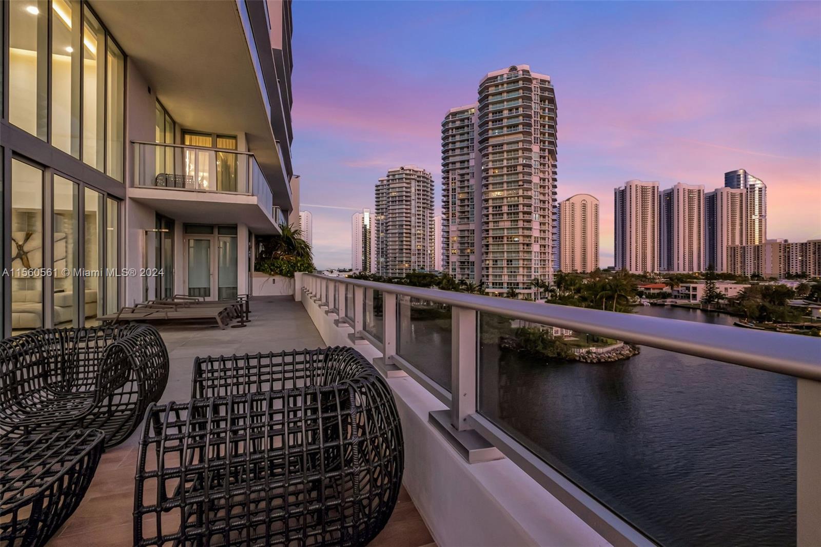 PARQUE TOWERS CONDO - Residential