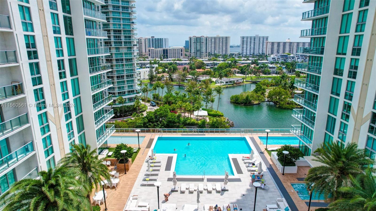 PARQUE TOWERS CONDO - Residential