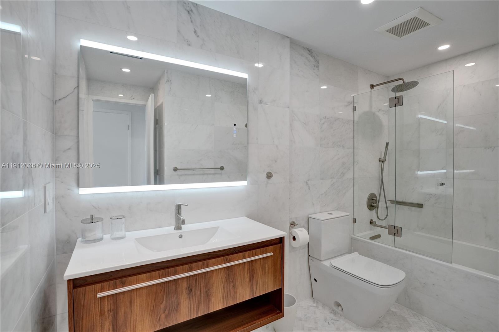 BELLE ISLE - Residential Lease