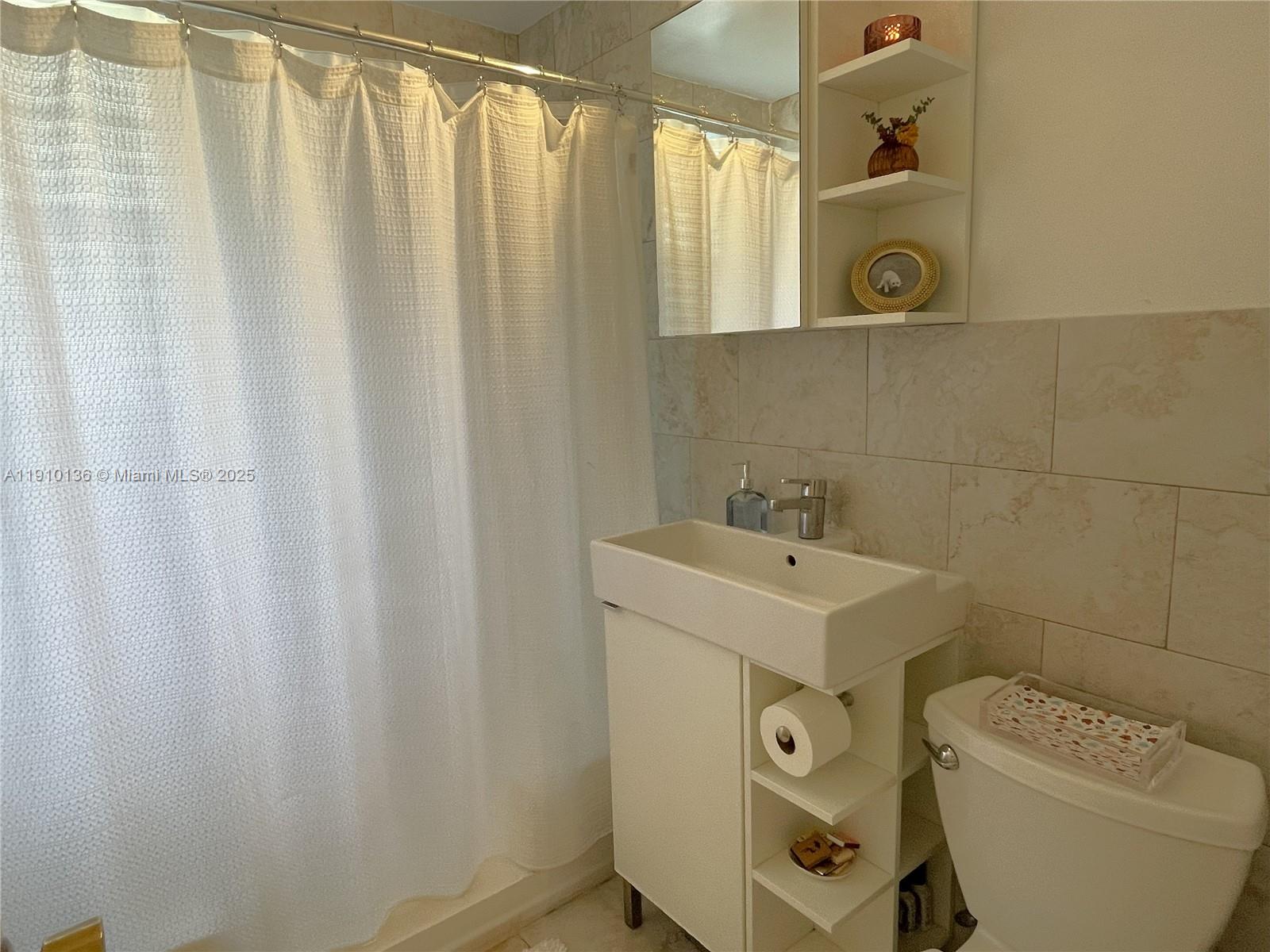 PATHWAYS CONDO - Residential Lease