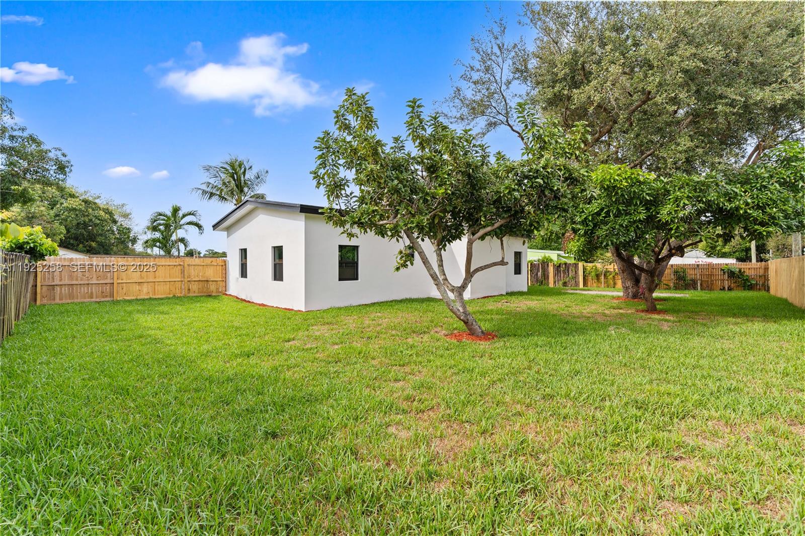 BUNCHE PARK - Residential Lease