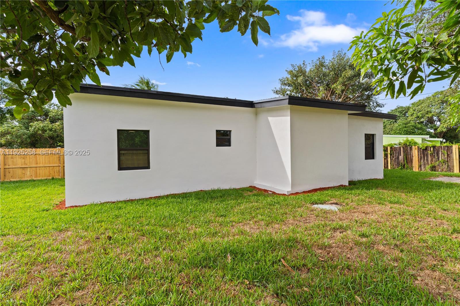 BUNCHE PARK - Residential Lease