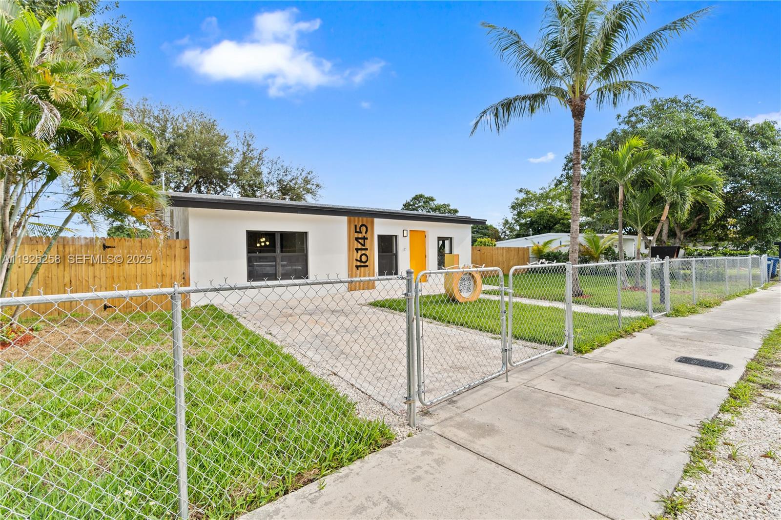 BUNCHE PARK - Residential Lease