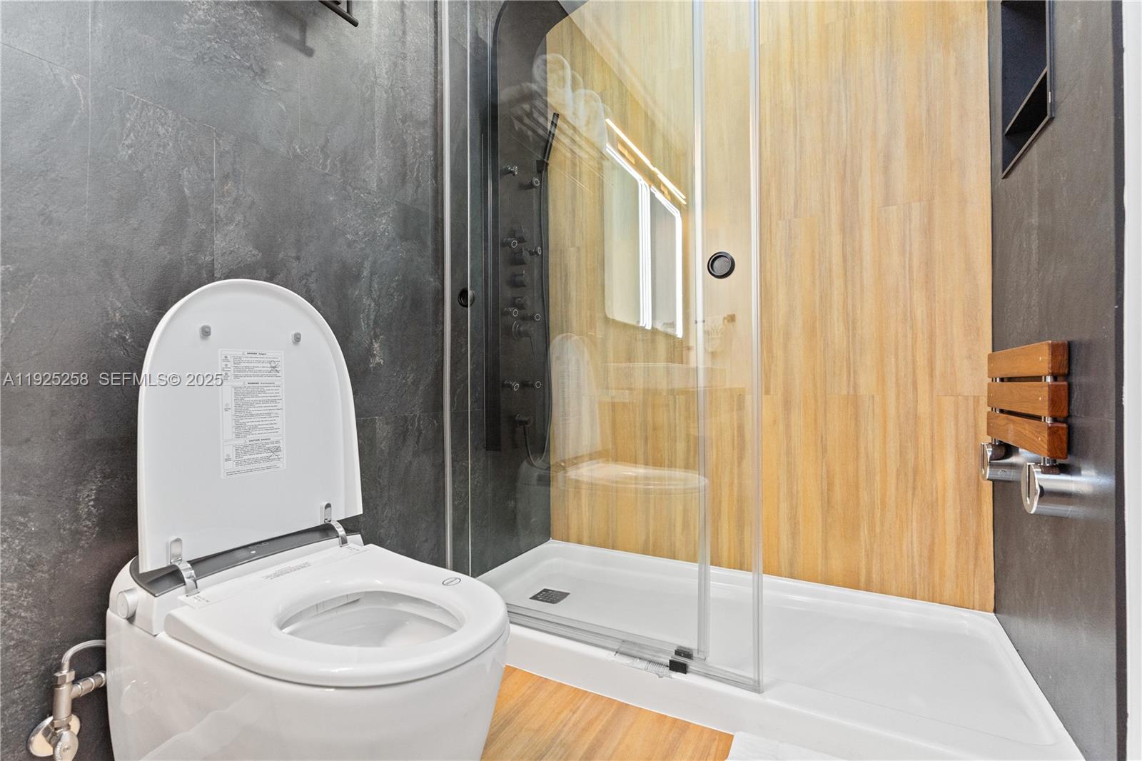 BUNCHE PARK - Residential Lease