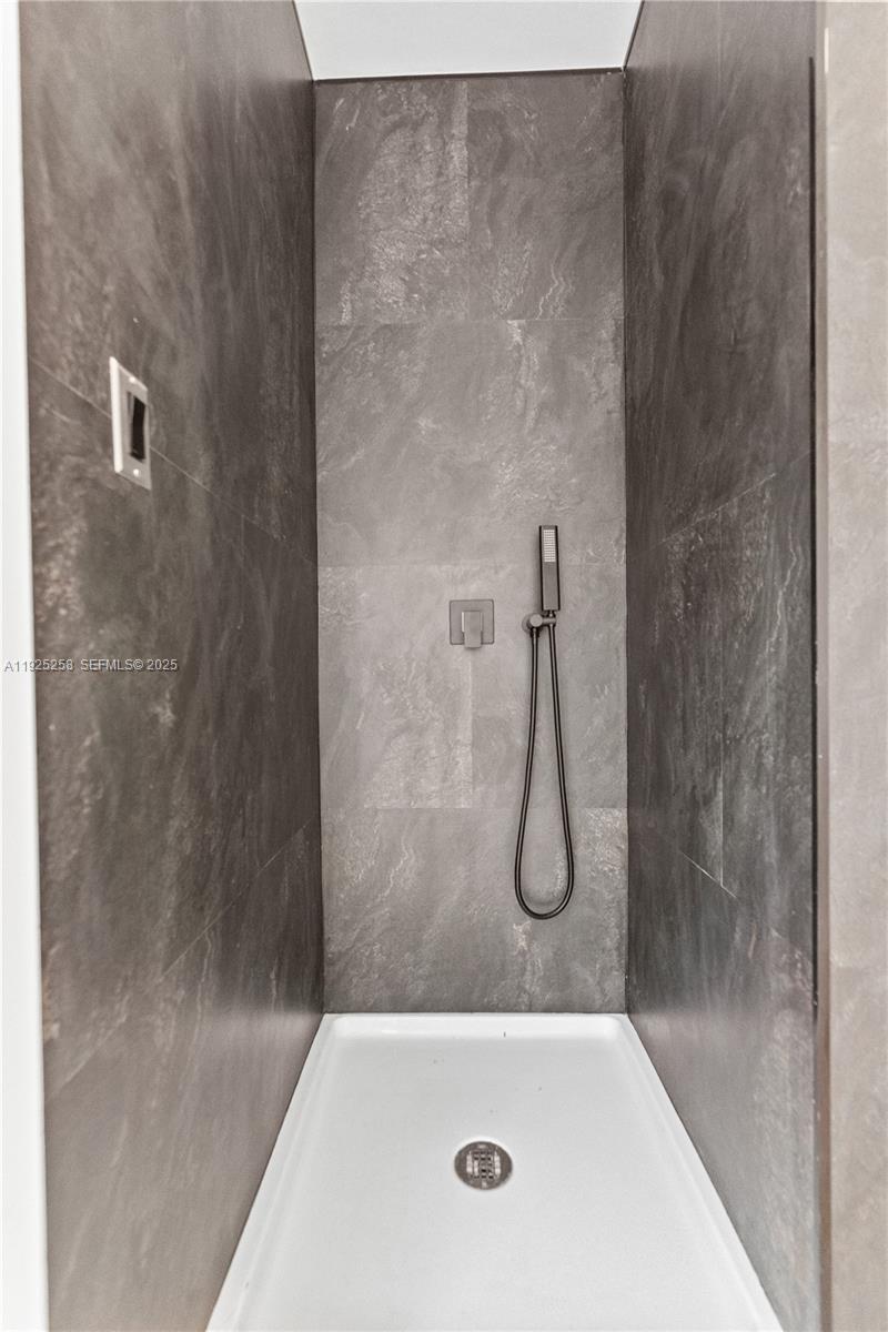 BUNCHE PARK - Residential Lease