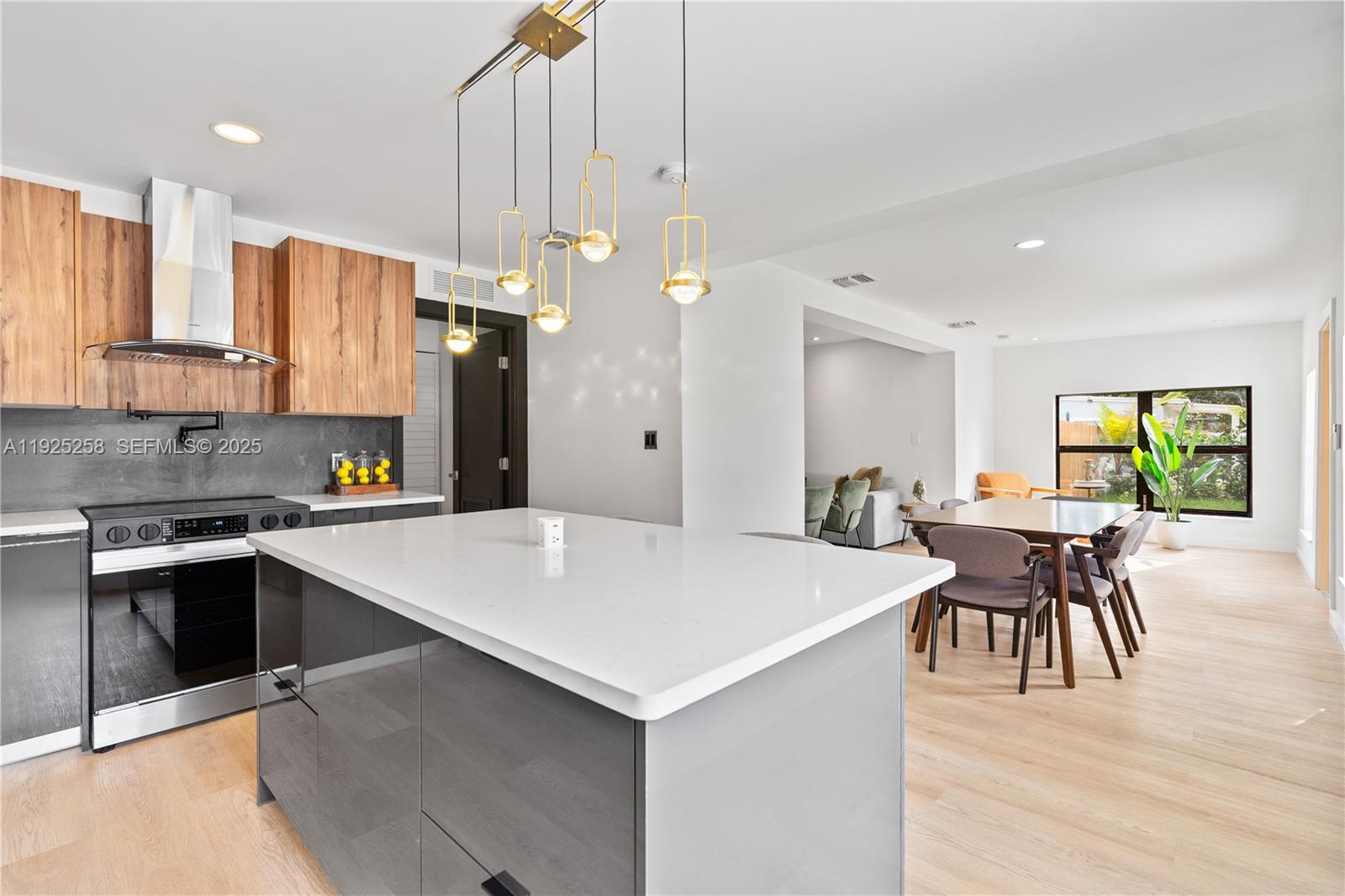 BUNCHE PARK - Residential Lease