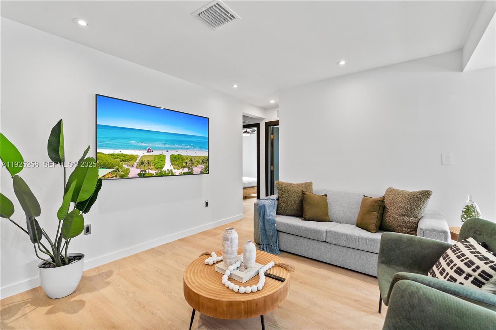 BUNCHE PARK - Residential Lease