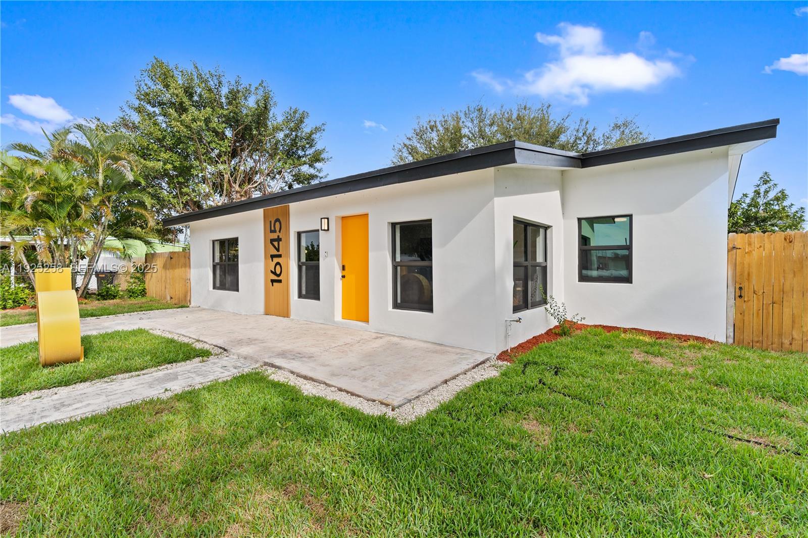 BUNCHE PARK - Residential Lease