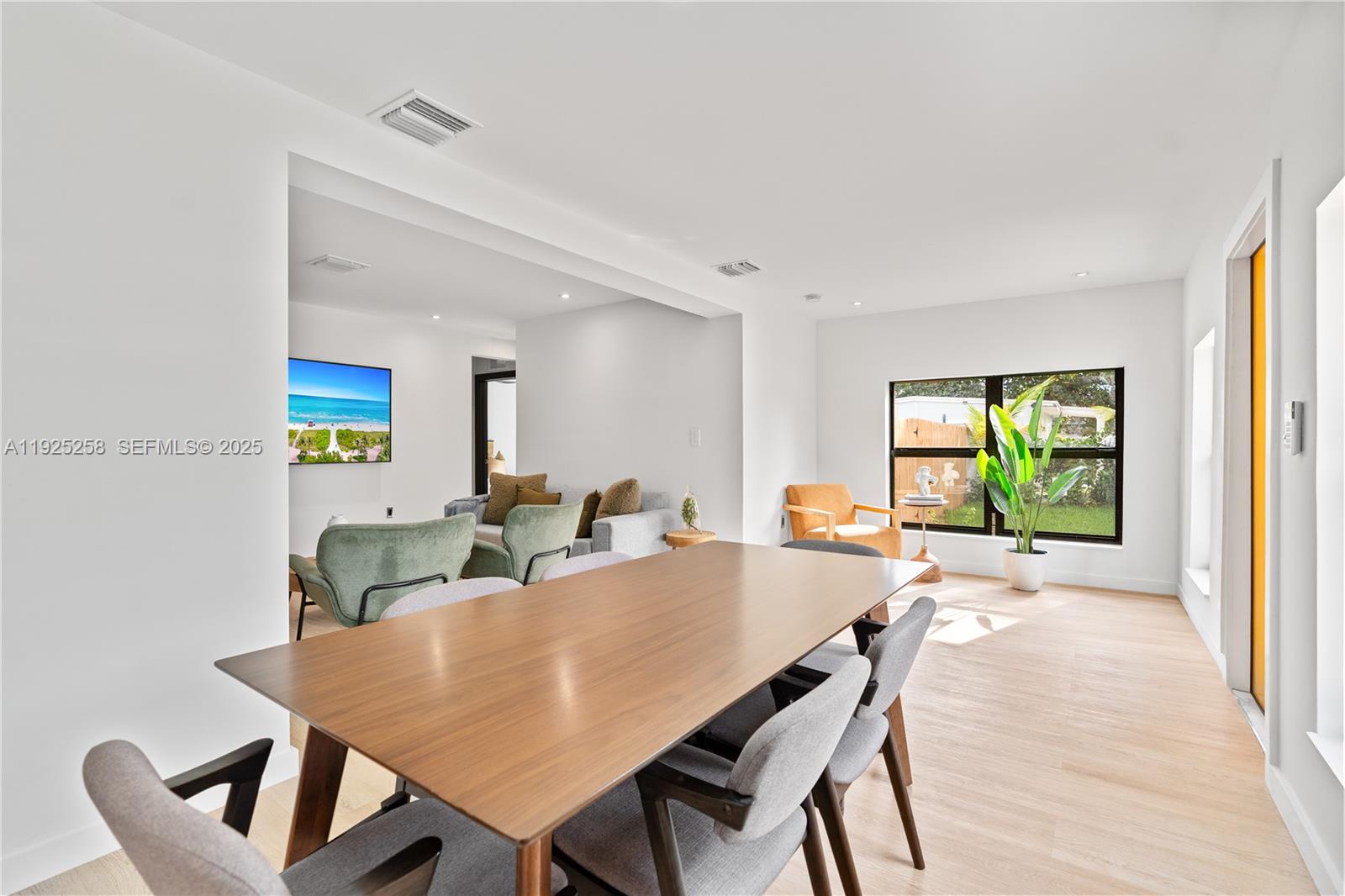 BUNCHE PARK - Residential Lease