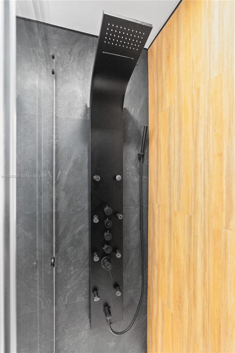 BUNCHE PARK - Residential Lease