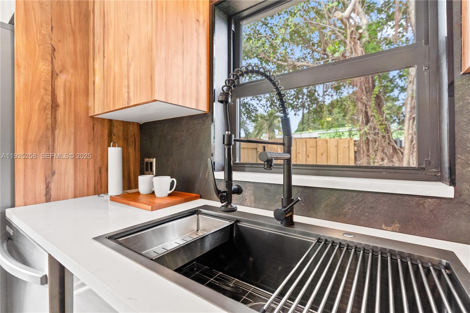 BUNCHE PARK - Residential Lease