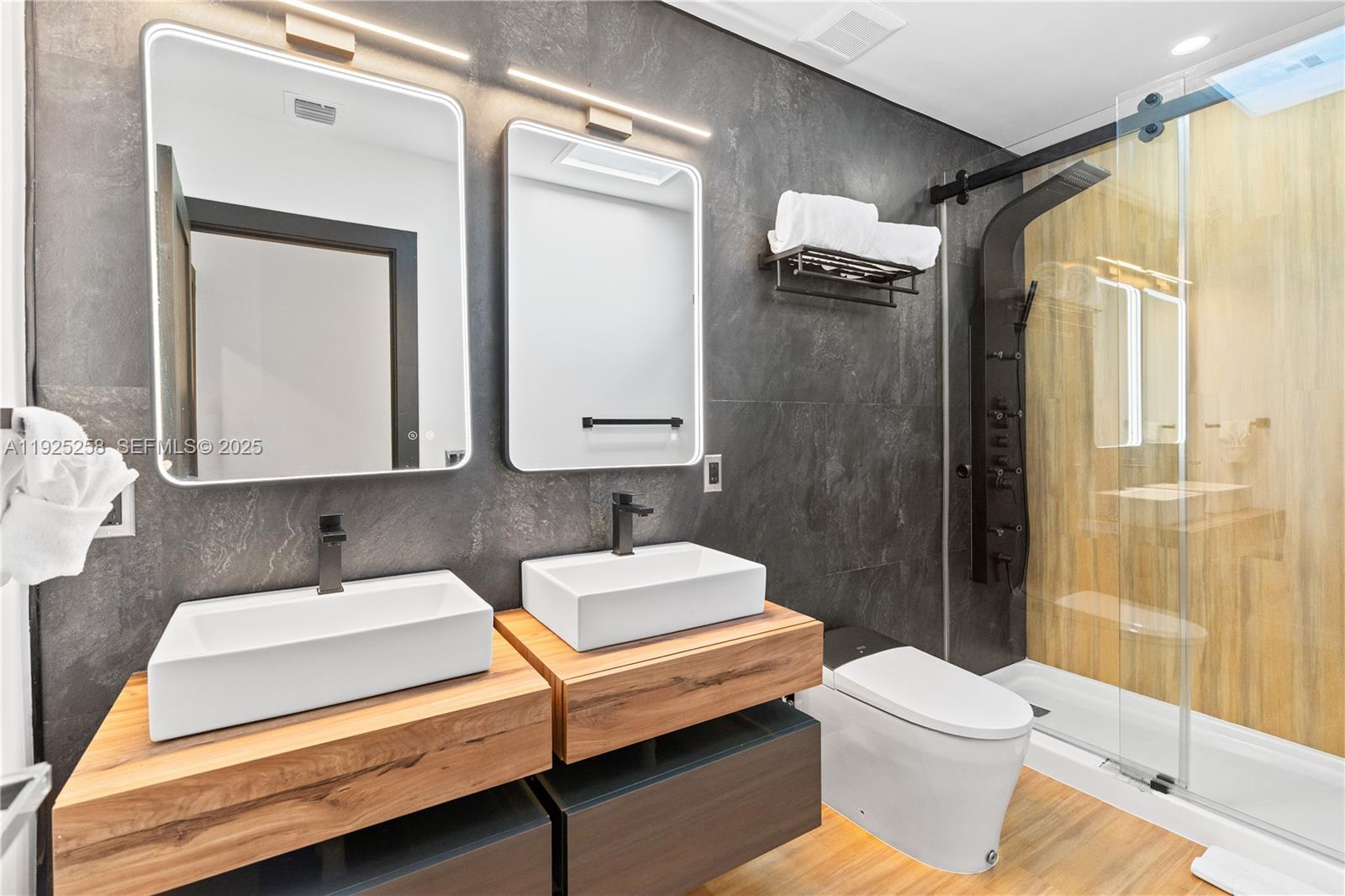 BUNCHE PARK - Residential Lease