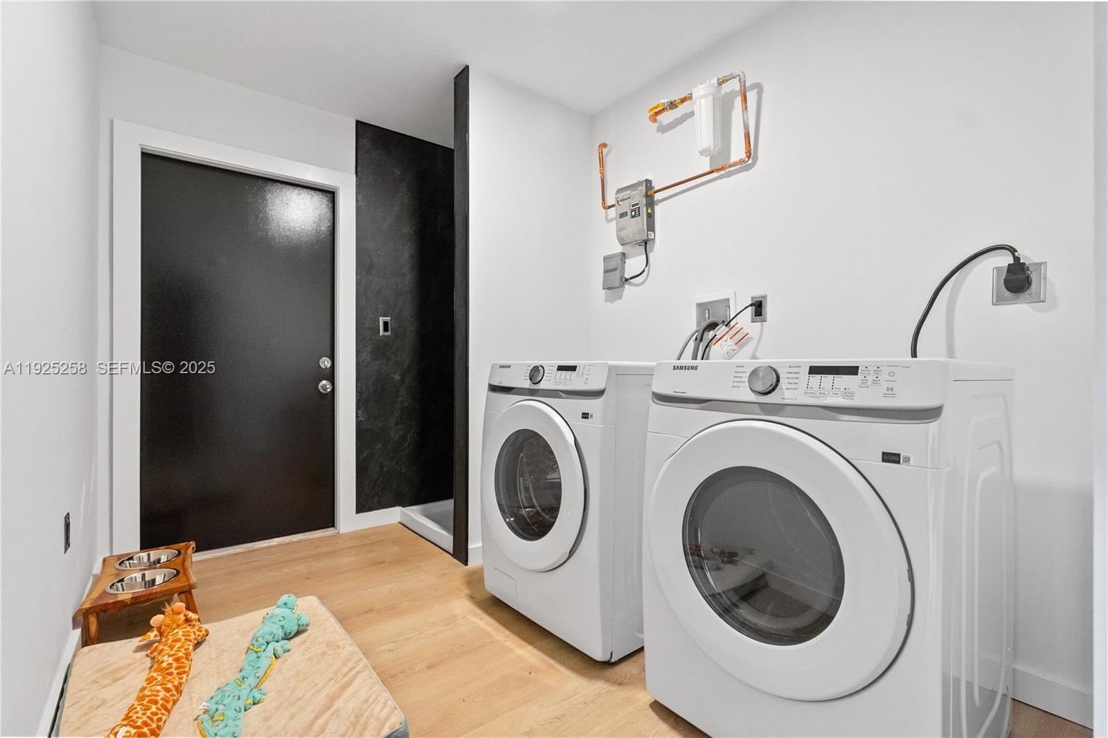 BUNCHE PARK - Residential Lease