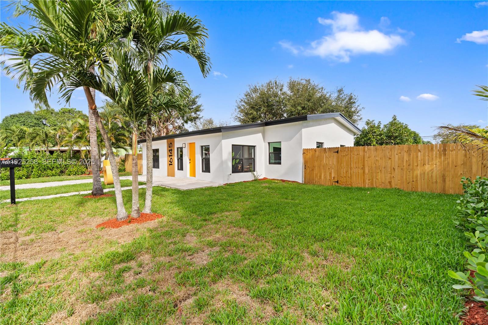 BUNCHE PARK - Residential Lease