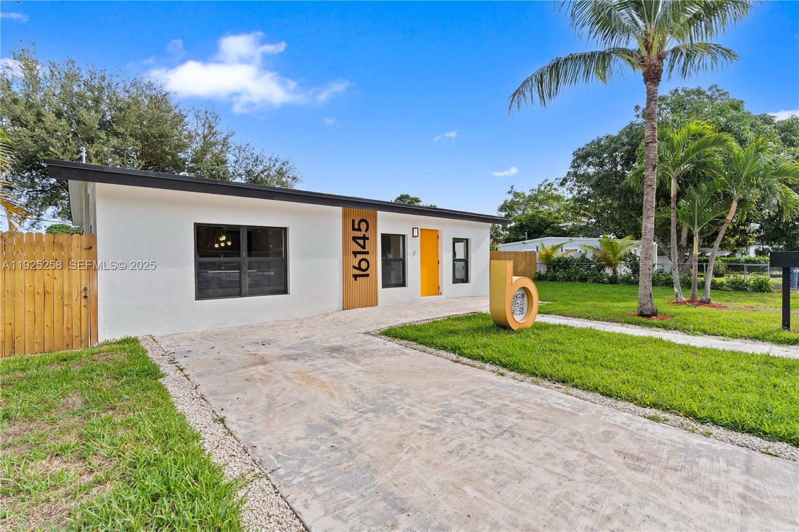 BUNCHE PARK - Residential Lease