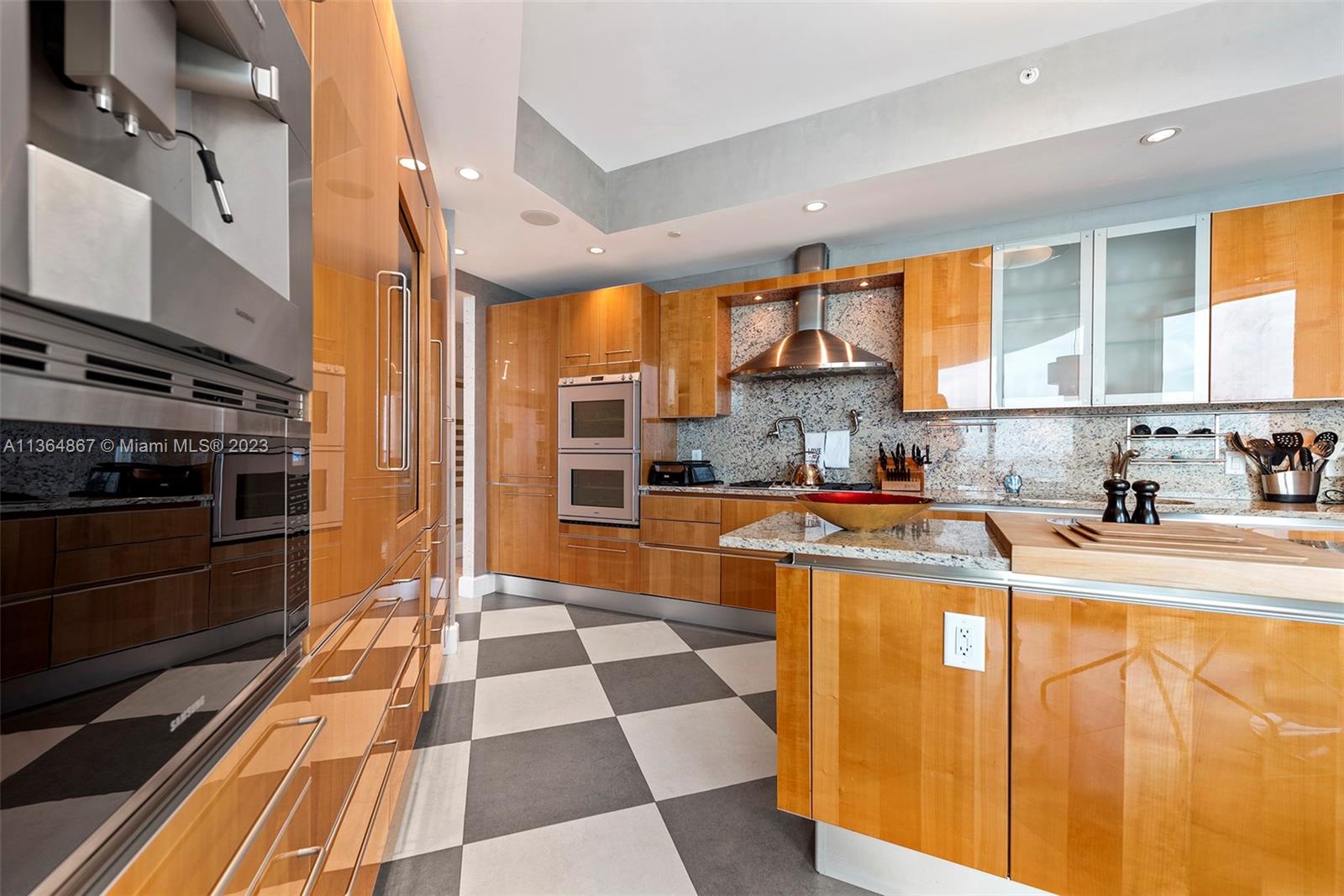 TURNBERRY OCEAN COLONY - Residential