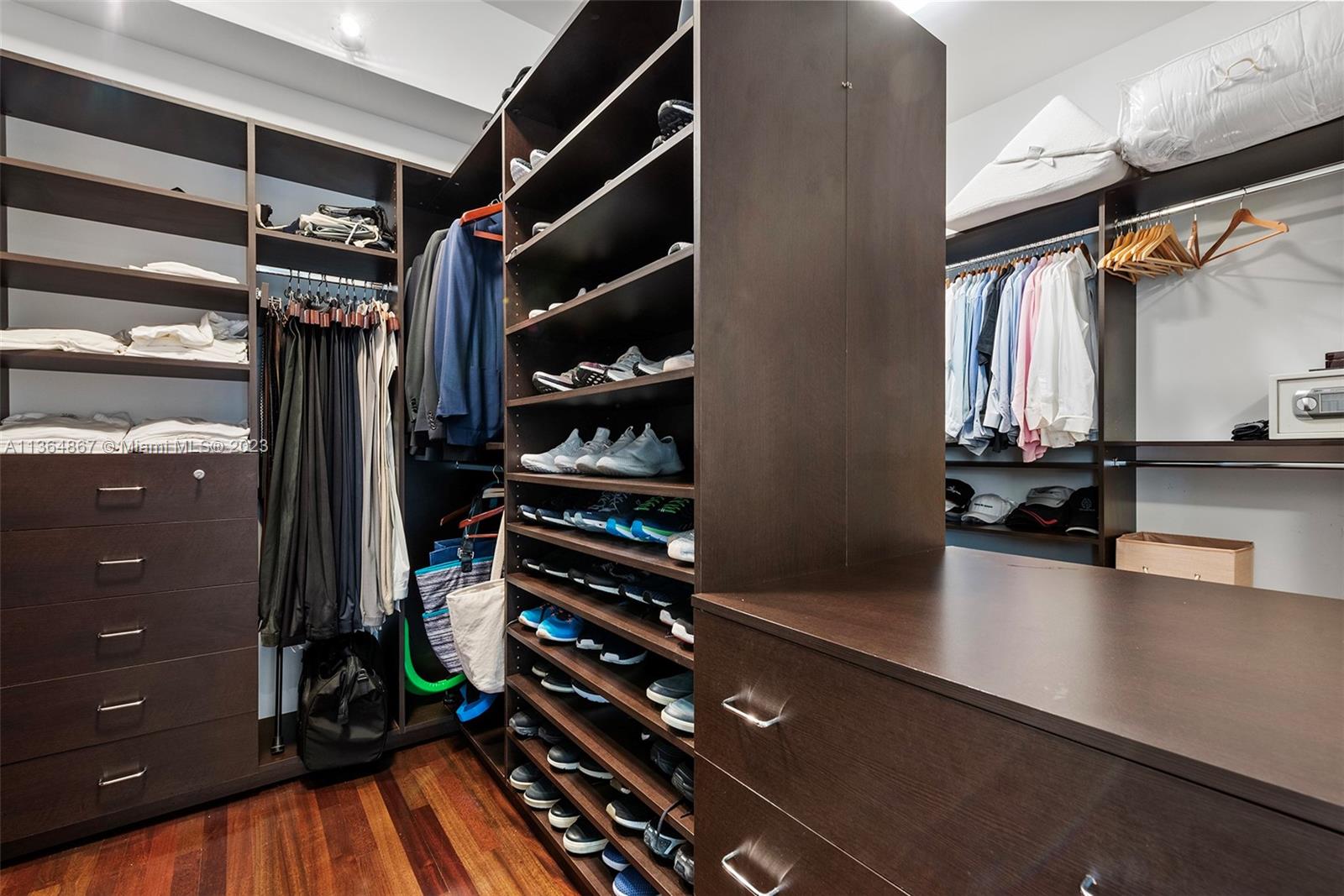 TURNBERRY OCEAN COLONY - Residential