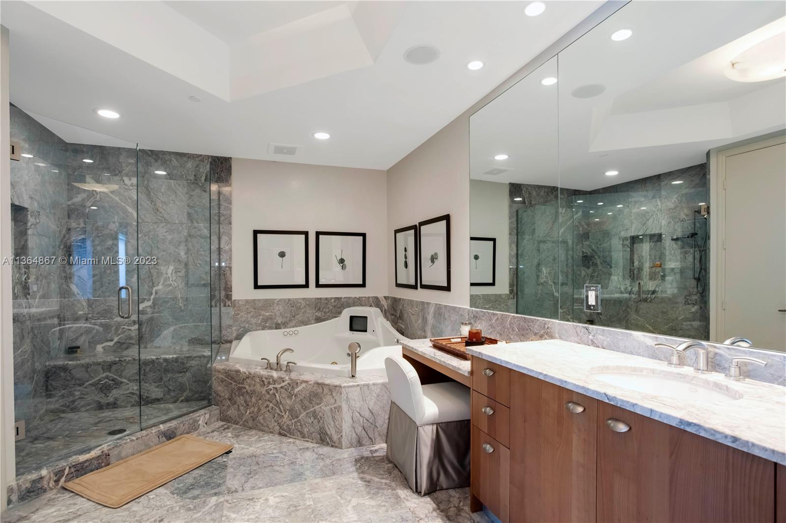 TURNBERRY OCEAN COLONY - Residential