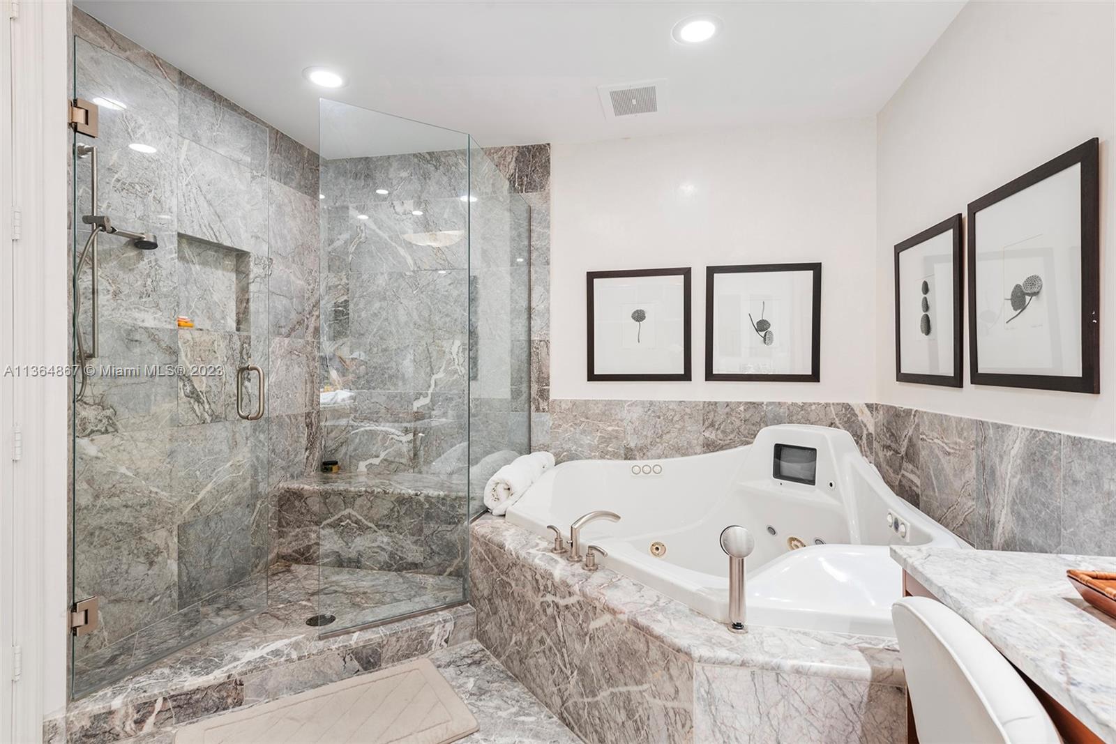 TURNBERRY OCEAN COLONY - Residential