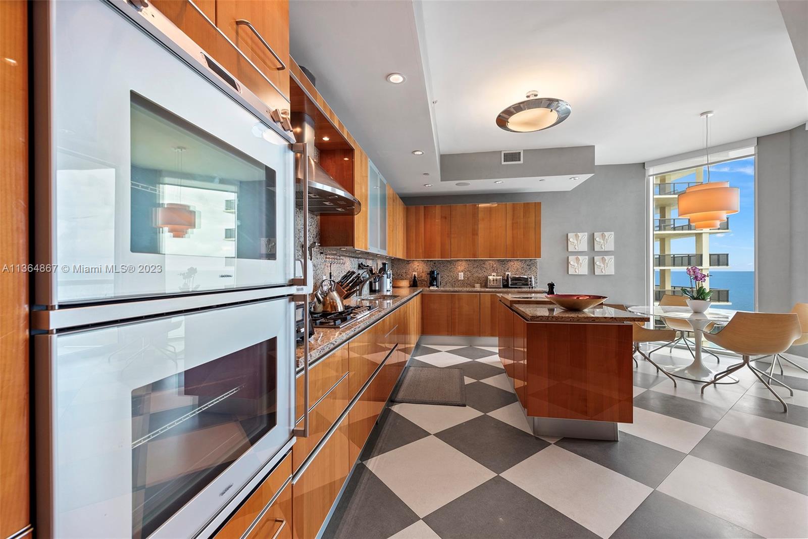 TURNBERRY OCEAN COLONY - Residential