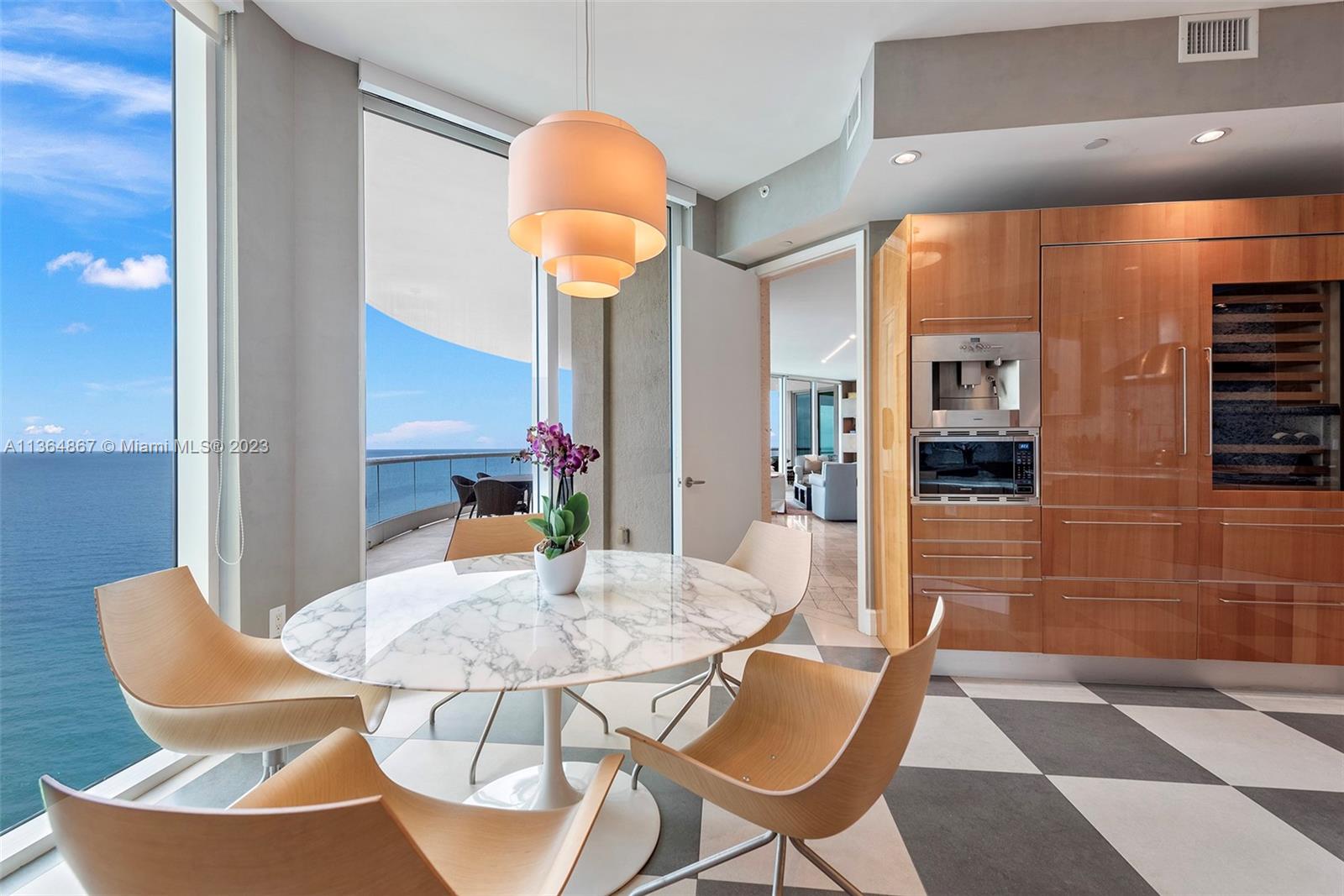 TURNBERRY OCEAN COLONY - Residential