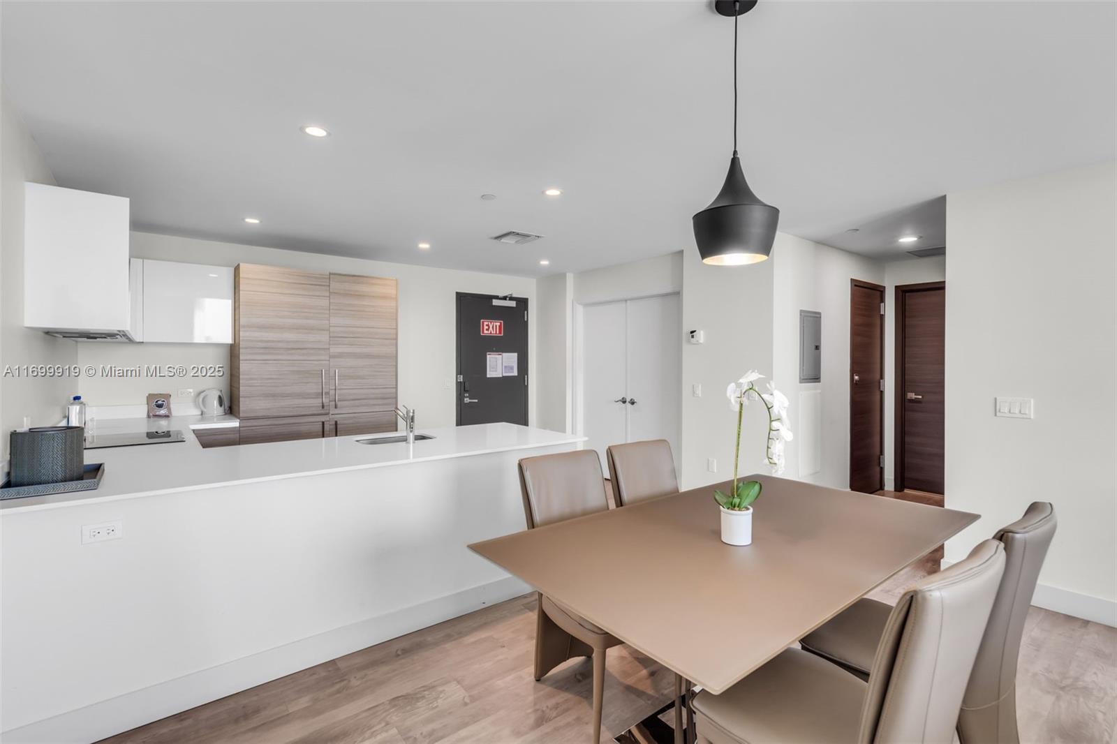 COSTA HOLLYWOOD CONDO - Residential