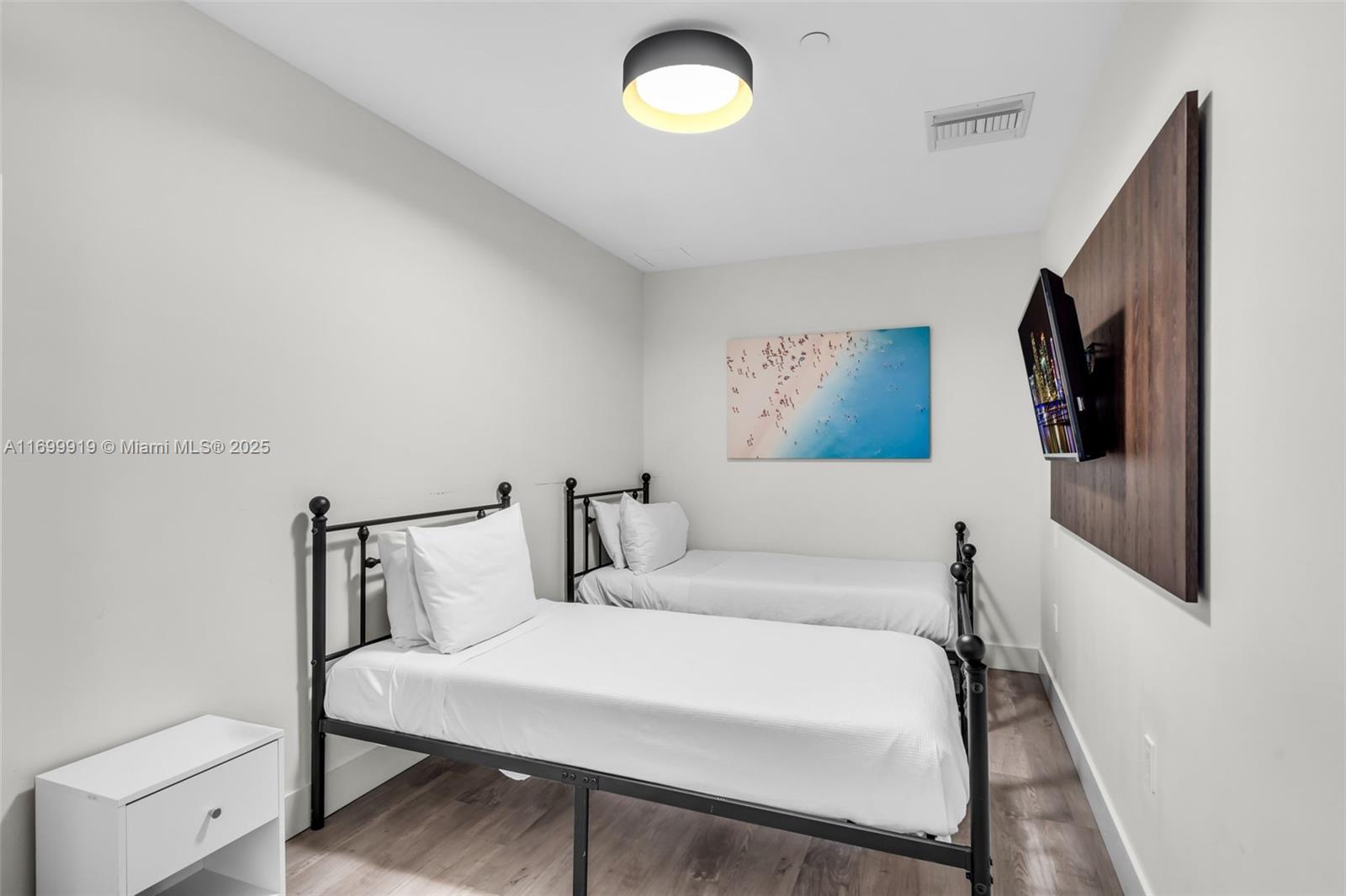 COSTA HOLLYWOOD CONDO - Residential